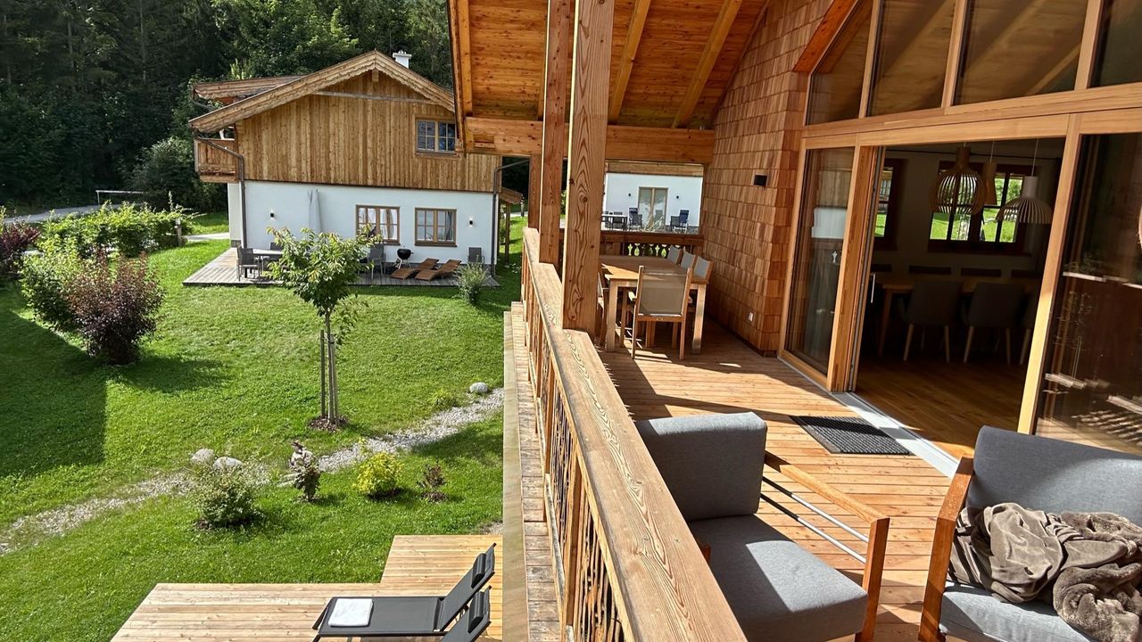 Gemütliche Terrasse mit viel Platz Gemütliche Terrasse mit viel Platz
